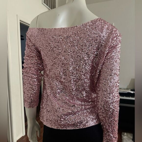 NORMA KAMALI SEQUINED OFF-SHOULDER TOP IN METALLIC ROSE - Picture 4 of 11